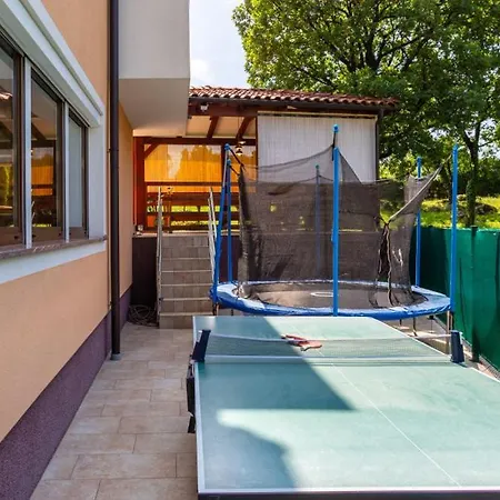 House Luka By Guide Villa *