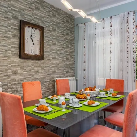 House Luka By Guide Villa